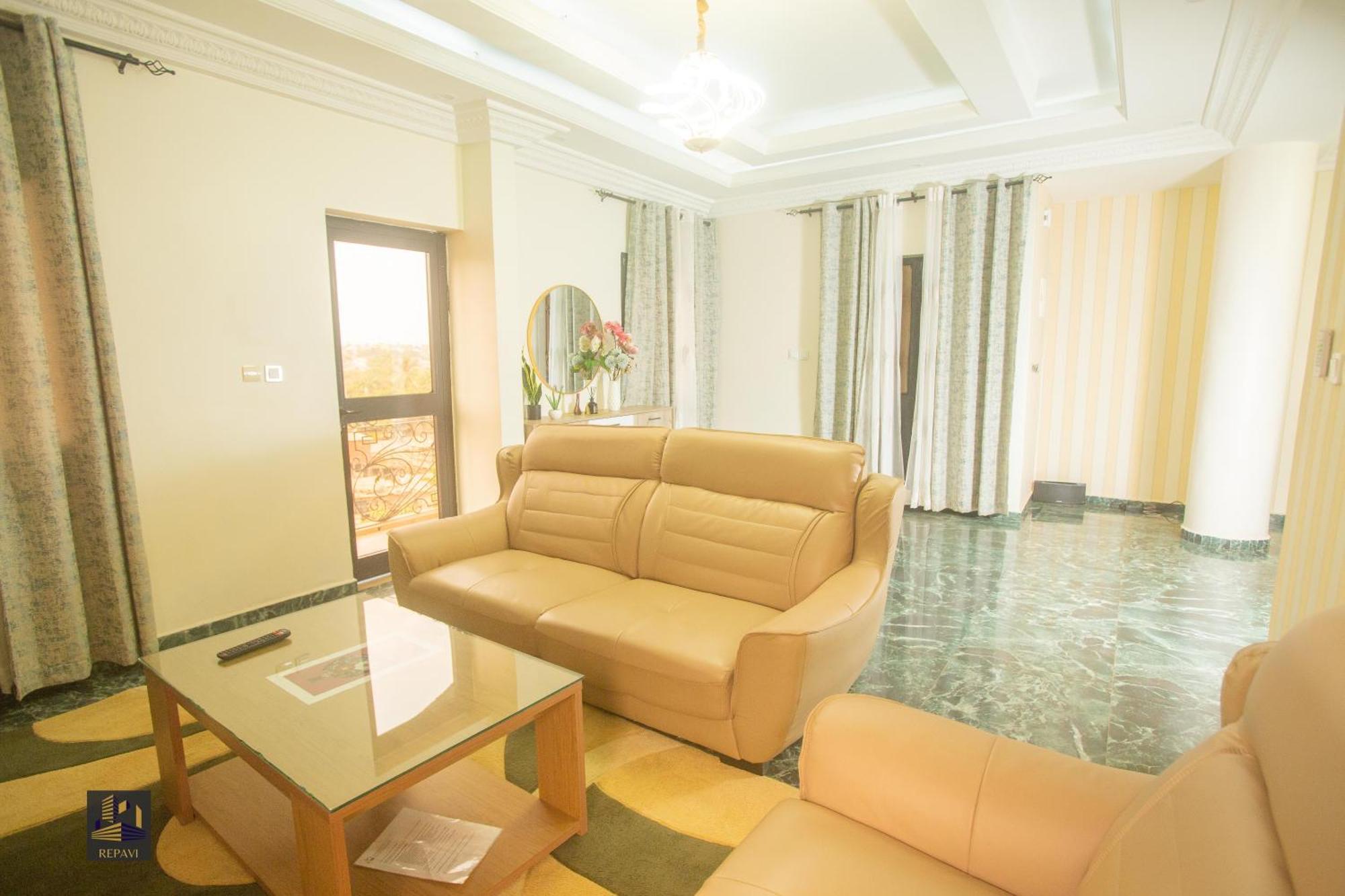 Repavi Lodge Yaounde Bagian luar foto