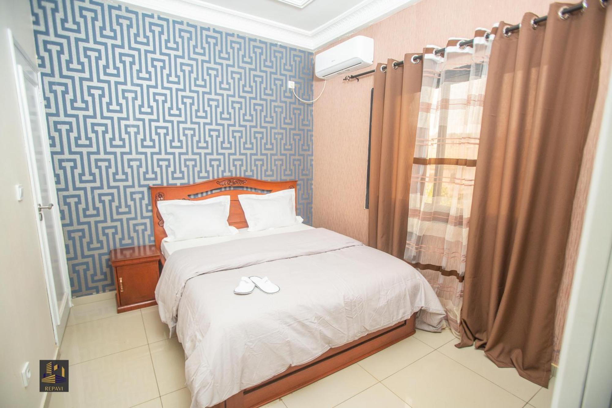 Repavi Lodge Yaounde Bagian luar foto