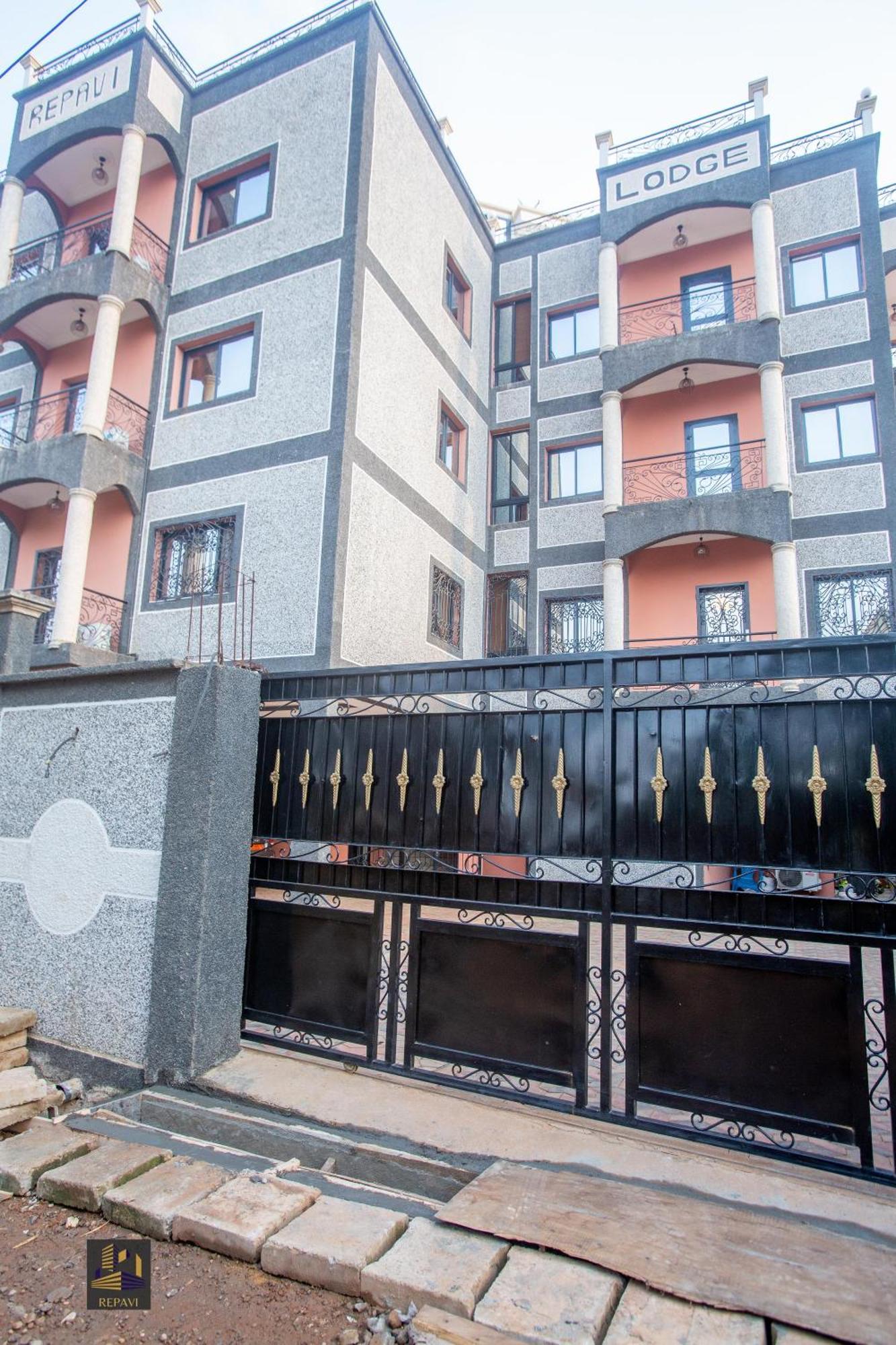 Repavi Lodge Yaounde Bagian luar foto