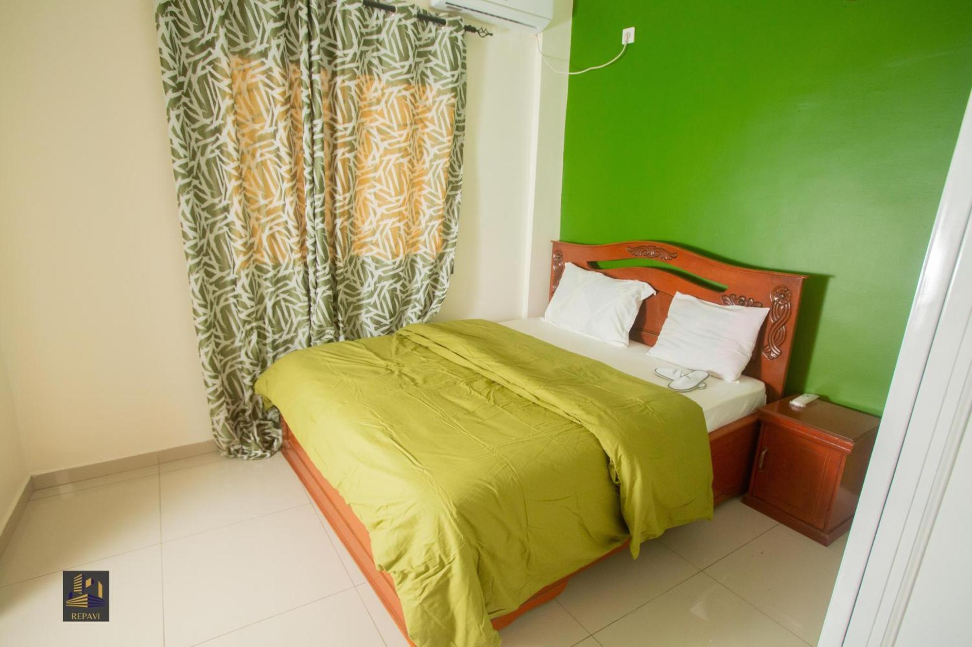 Repavi Lodge Yaounde Bagian luar foto