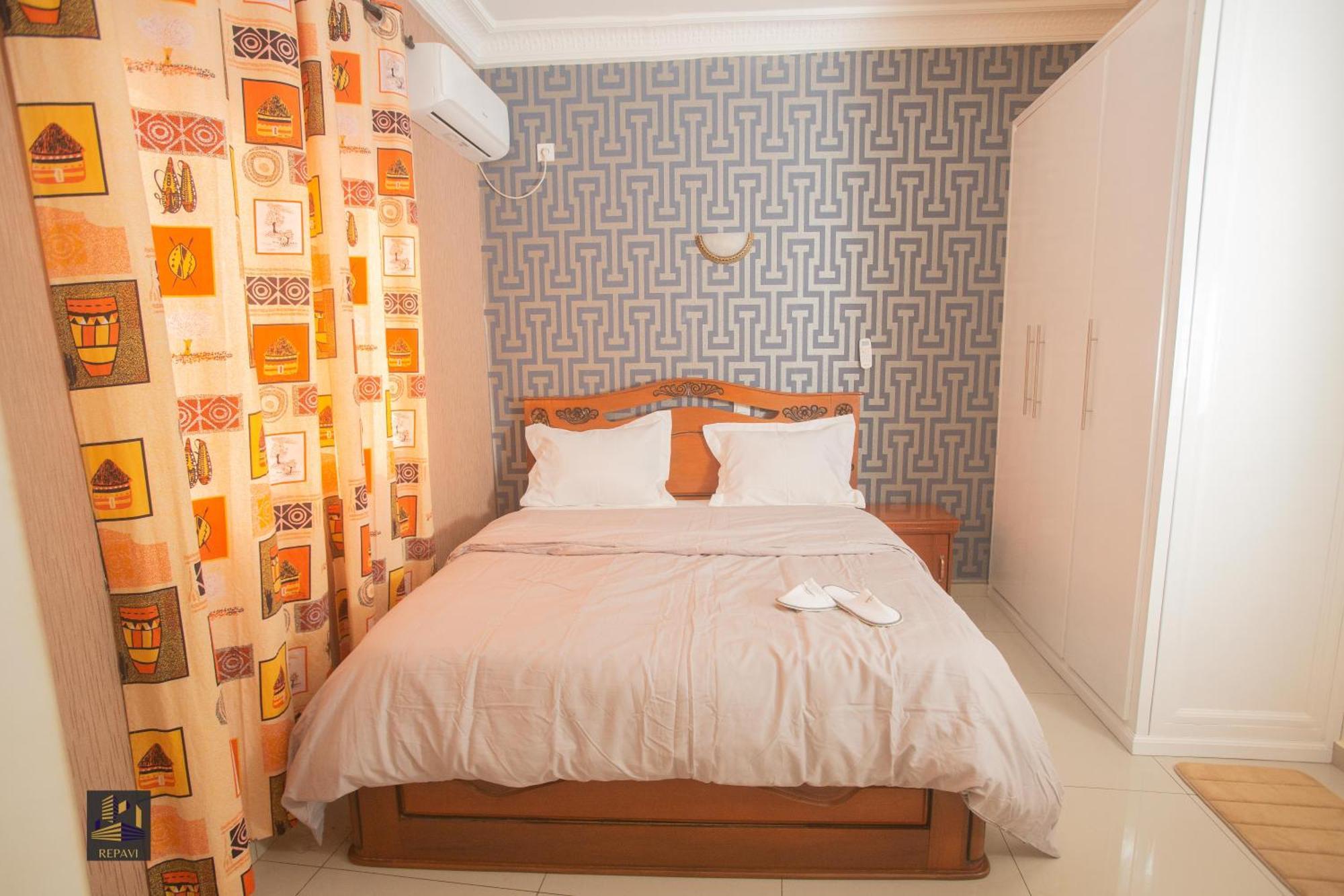 Repavi Lodge Yaounde Bagian luar foto