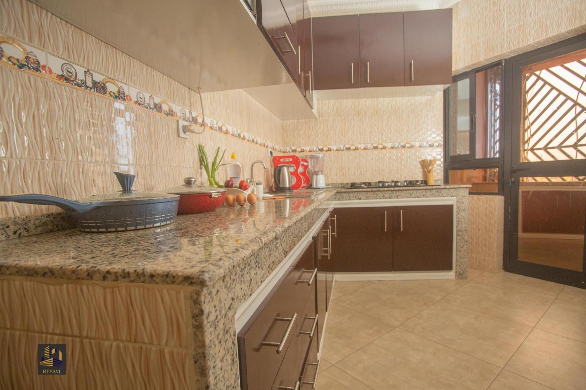 Repavi Lodge Yaounde Bagian luar foto