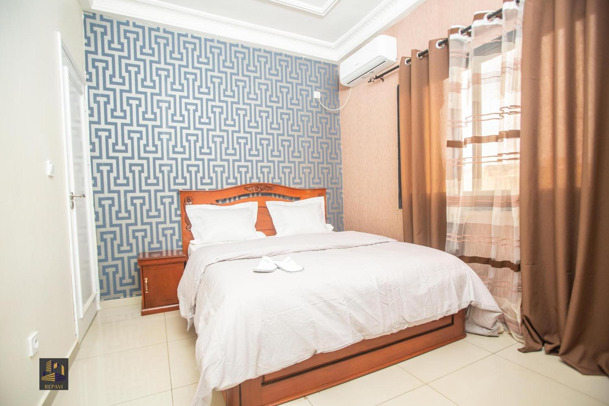 Repavi Lodge Yaounde Bagian luar foto