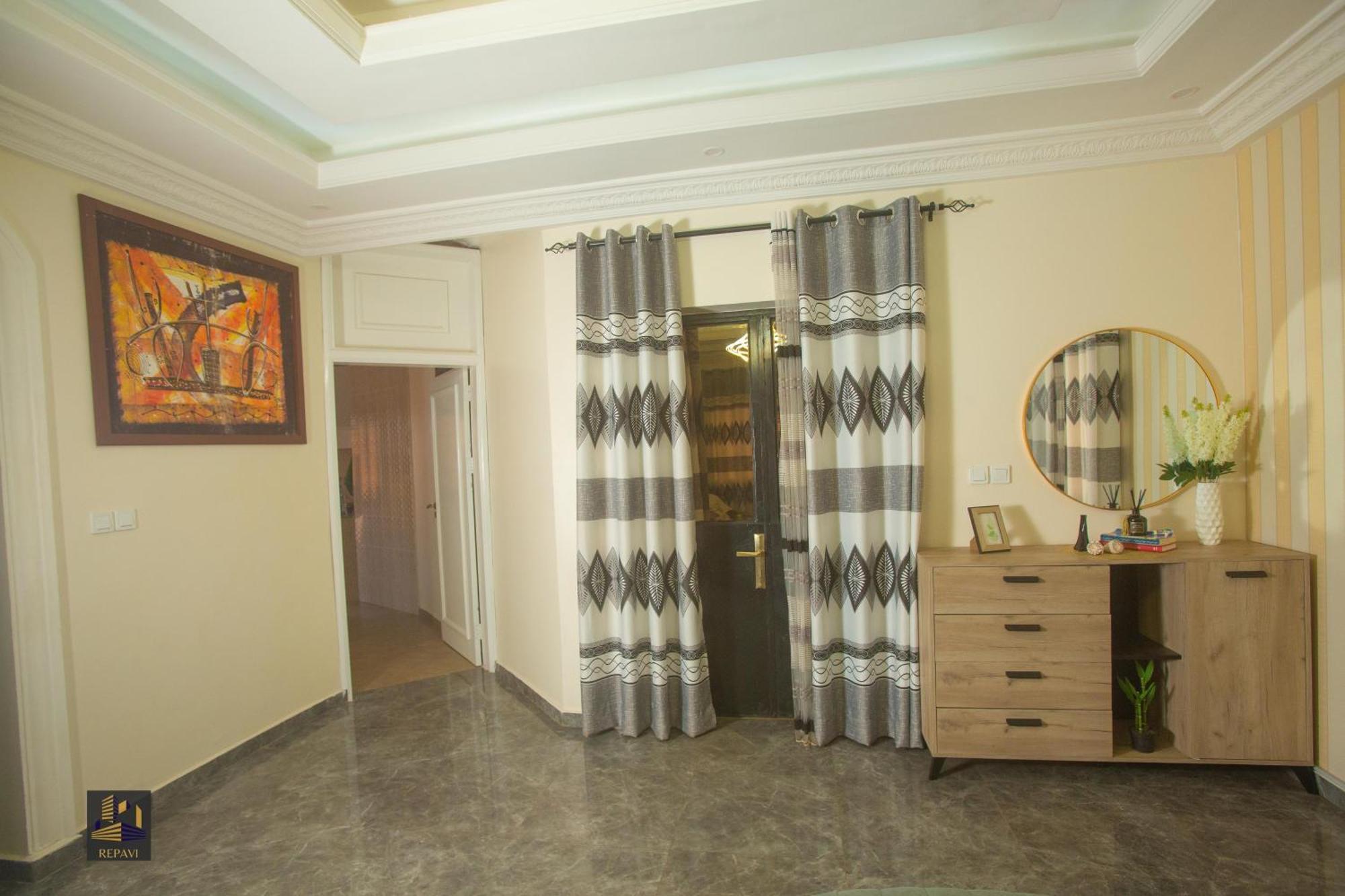 Repavi Lodge Yaounde Bagian luar foto