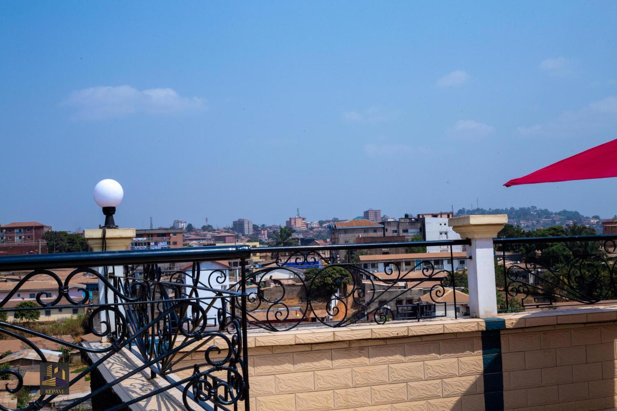 Repavi Lodge Yaounde Bagian luar foto